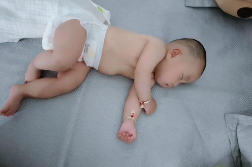 石家庄宝宝脚心出汗怎么回事
